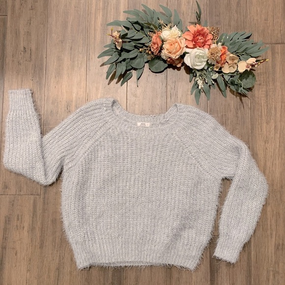 5/$25 item: Ardene Fuzzy Eyelash Cropped Sweater Size L - Picture 1 of 6